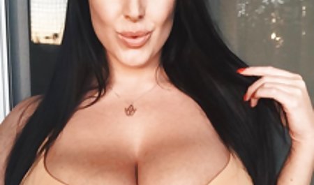 Tinka Fucks یک عکس سکسی متحرک نقطه و یک کیر Dildo در مقابل یک وب کم